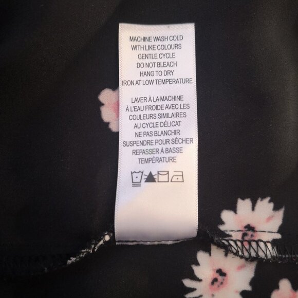 Ricki's Ladies Sleeveless Black with Flowers Blouse/Tunic - Picture 7 of 10